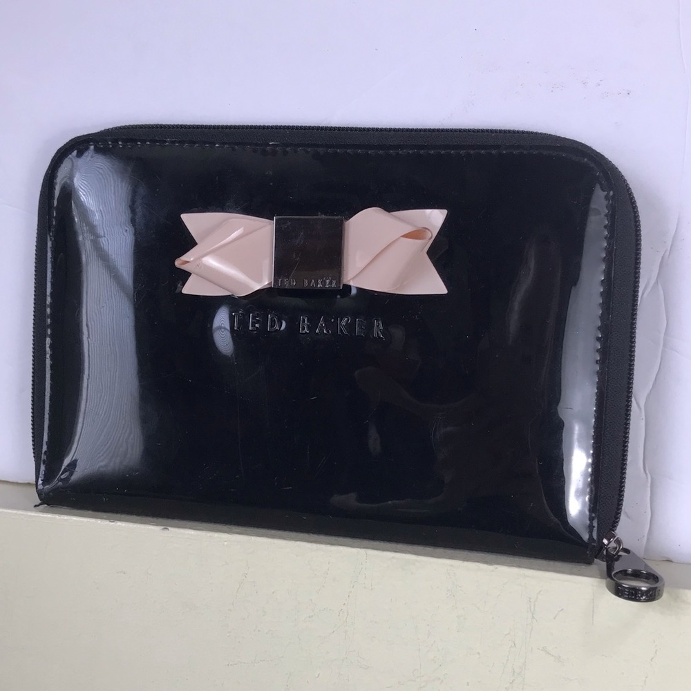 Ted Baker Padded Case Bow Logo Zipper Patent Faux Leather Zippy iPad Mini Clutch